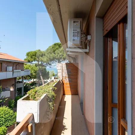 Homiday - Lungomare Dei Pini *