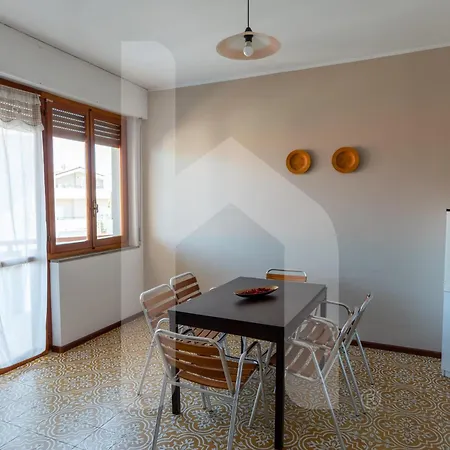 Homiday - Lungomare Dei Pini *