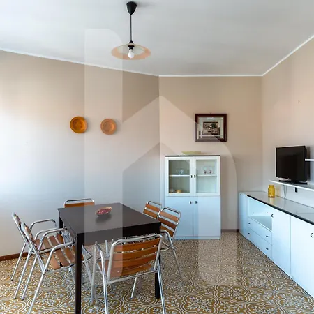 Homiday - Lungomare Dei Pini