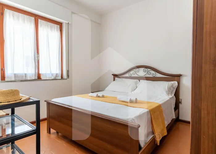 Apartman Homiday - Lungomare Dei Pini