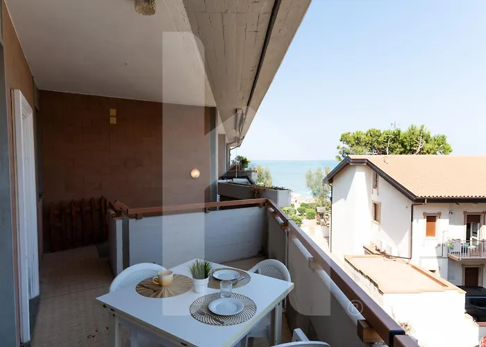 Apartman Homiday - Lungomare Dei Pini Pineto